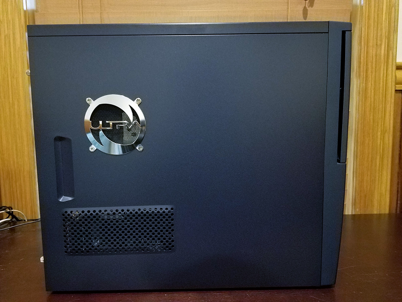 Illustration for article titled Remember those early-mid 2000s gaming cases?